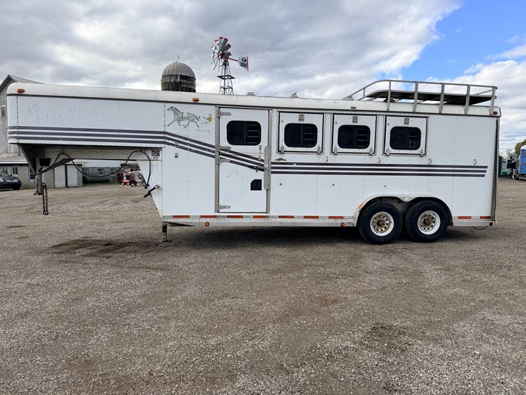 #2153-•-s&s-gooseneck-horse-trailer-image-4
