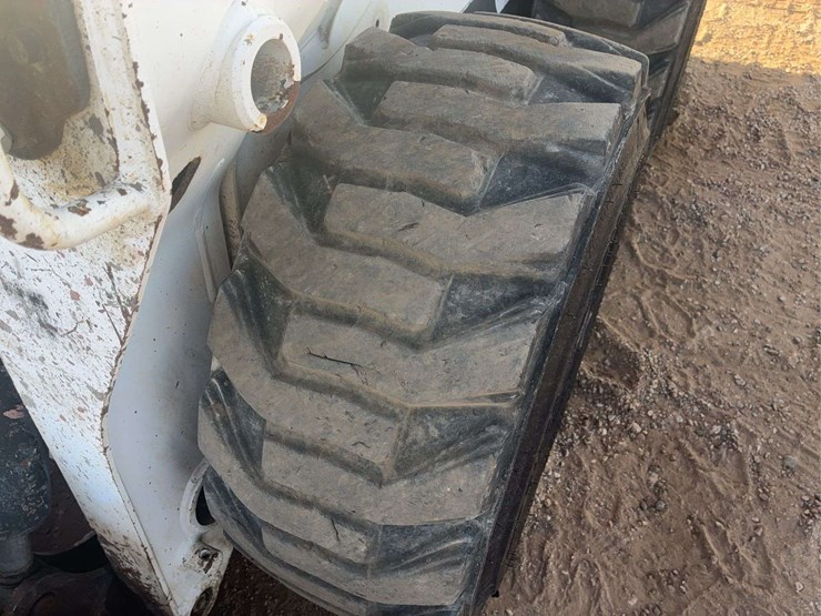 2019-bobcat-s570-image-32