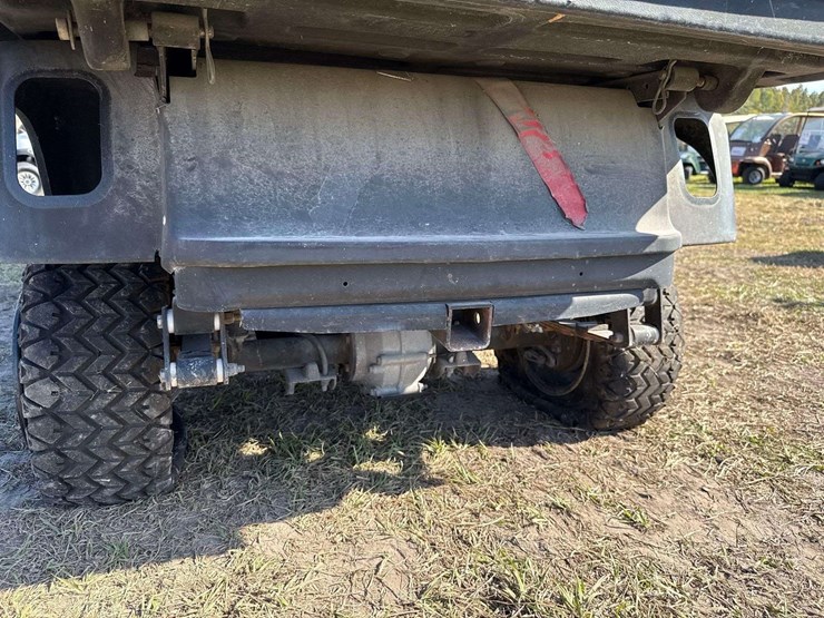 2004-e-z-go-st350-gas-utility-cart-image-15