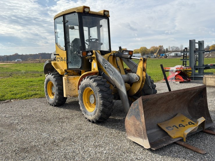 #1401-•-coyote-c14-4-compact-wheel-loader-image-7