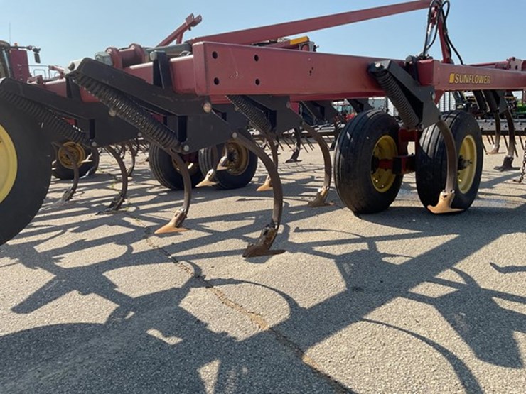 2005-sunflower-5035-32-image-13