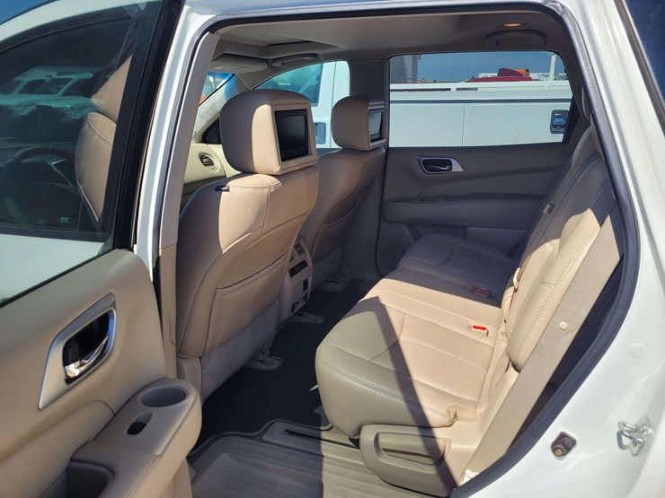 2014-nissan-pathfinder-image-7