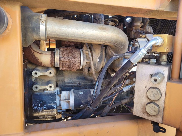 lull-1044c-54-image-8