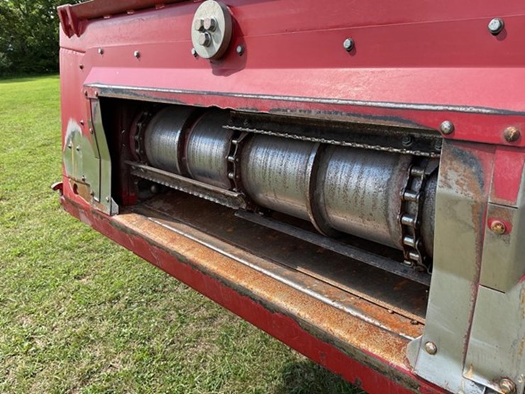 2011-case-ih-6088-image-9