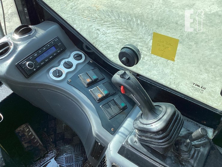 2015-giant-v5003-image-13