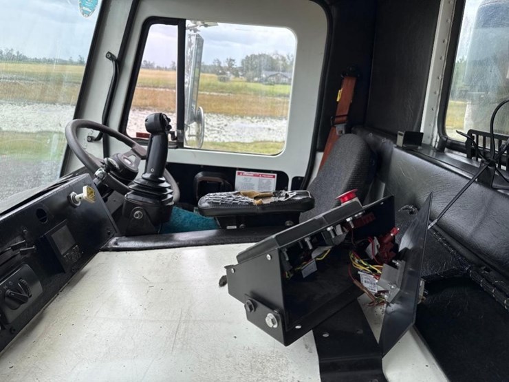 2014-mack-leu613-image-29