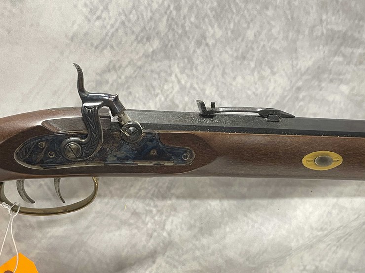 #8070-•-traditions-,-.50-cal.-muzzleloader,-sn:-202082,-(neenah,-wi)-image-6