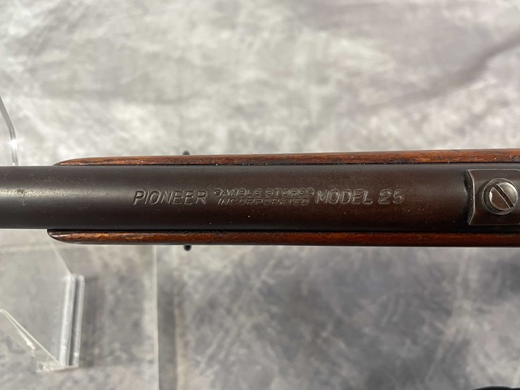 #8076-•-pioneer-model-25,-22-cal-bolt-action-rifle,-sn:-nsn,-(neenah,-wi)-image-11