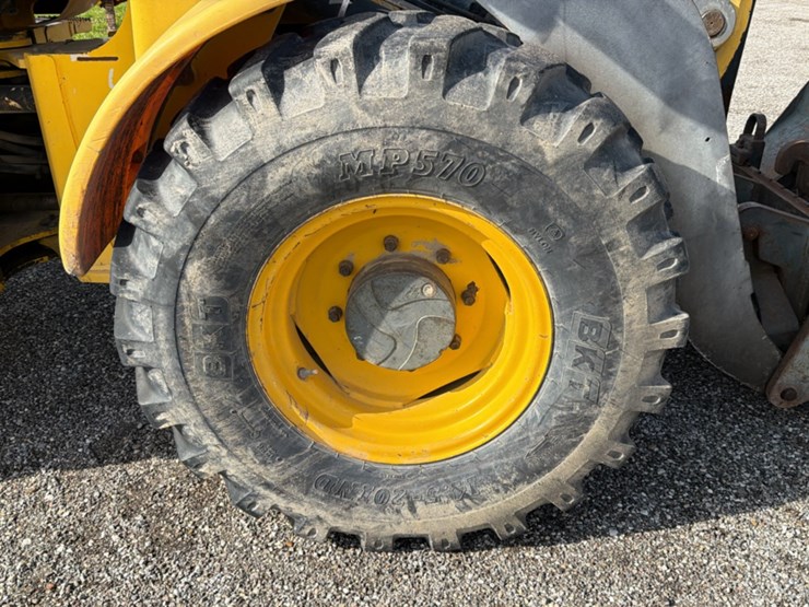 #1401-•-coyote-c14-4-compact-wheel-loader-image-33