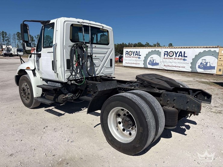 2006-international-durastar-4300-image-4