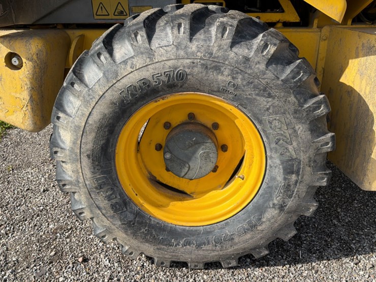 #1401-•-coyote-c14-4-compact-wheel-loader-image-31