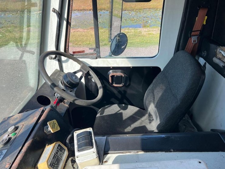 2015-mack-leu633-image-31