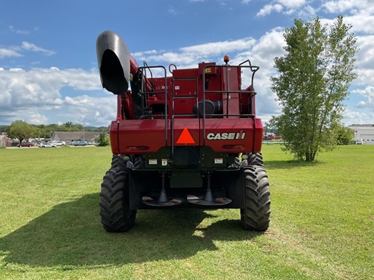 2011-case-ih-6088-image-6