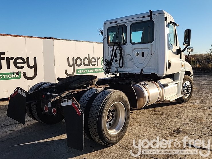2017-freightliner-cascadia-image-5