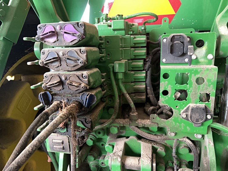 john-deere-7210-image-12