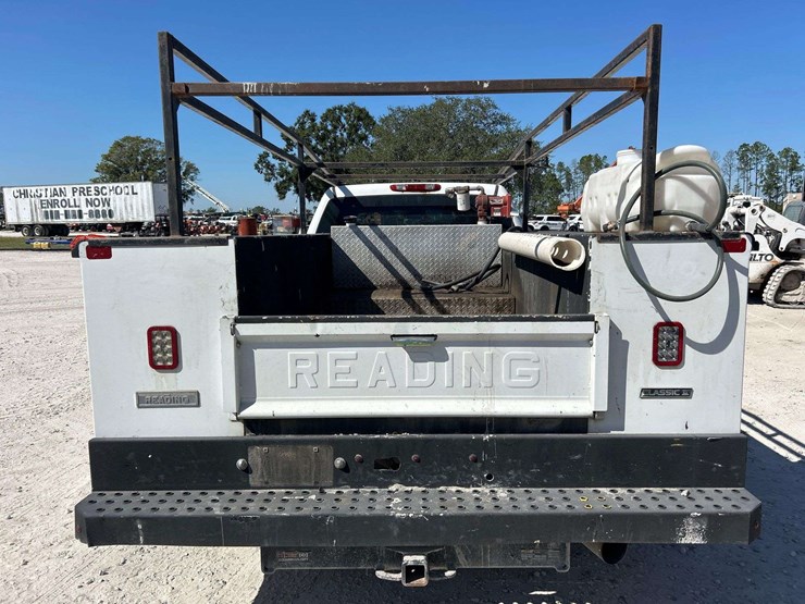 2014-chevrolet-silverado-3500-image-25