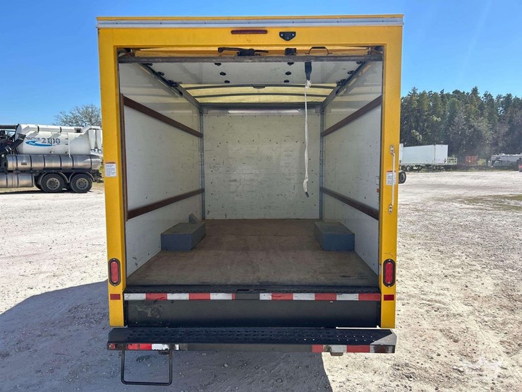 2019-gmc-3500-image-17