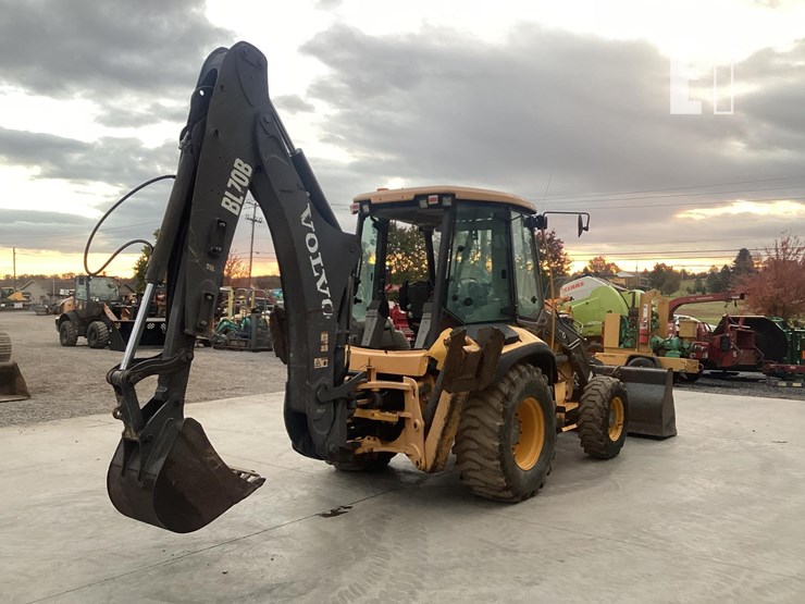 2012-volvo-bl70b-image-4