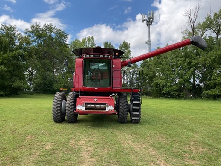 2011-case-ih-6088-image-34