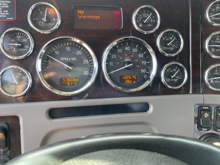 #3824-•-2019-peterbilt-heavy-rotator-(has-mn-title-in-delay,-may-take-6-8-weeks)-image-90