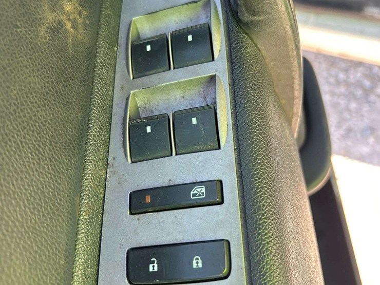 2012-chevrolet-silverado-1500-image-11