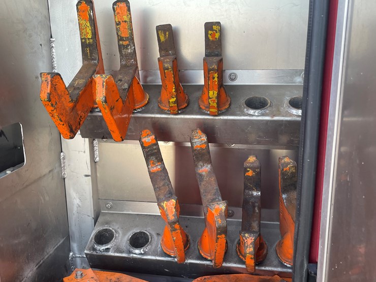 #3824-•-2019-peterbilt-heavy-rotator-(has-mn-title-in-delay,-may-take-6-8-weeks)-image-62