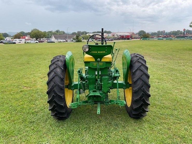 1957-john-deere-520-image-6