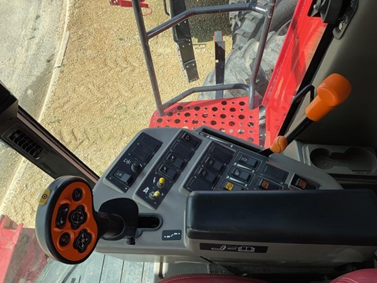 2011-case-ih-6088-image-28