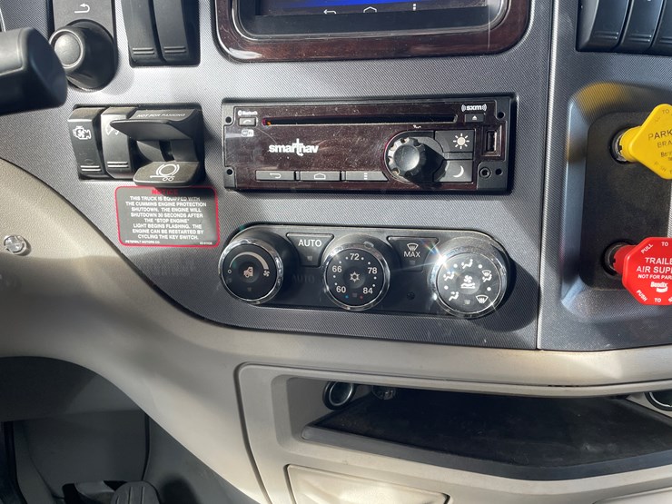 #3822-•-2019-peterbilt-heavy-rotator-truck-(has-mn-title-in-delay,-may-take-6-8-weeks)-image-62