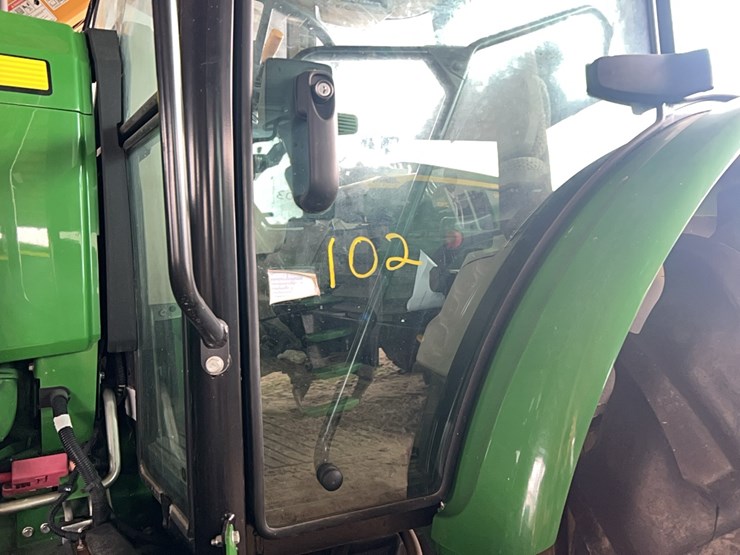 john-deere-6135e-image-6