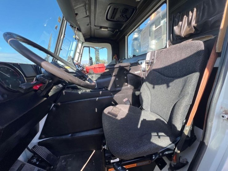 2014-mack-leu613-image-32