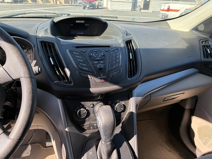 2015-ford-escape-image-13