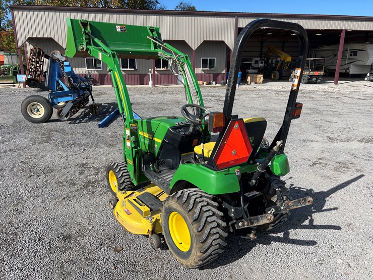 john-deere-2305-image-6