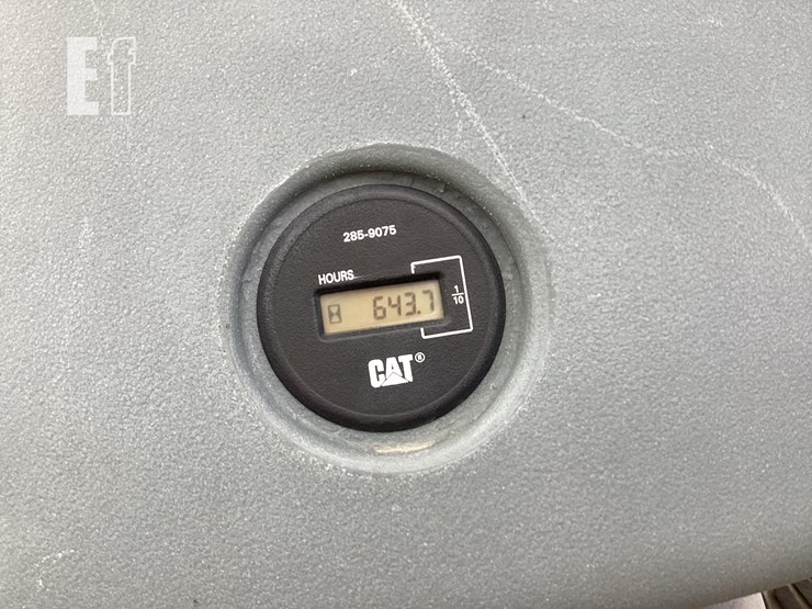 2004-caterpillar-416d-image-16