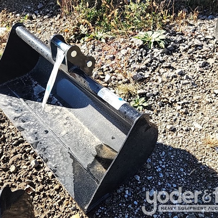 2025 32" Bucket to suit Mini Excavator