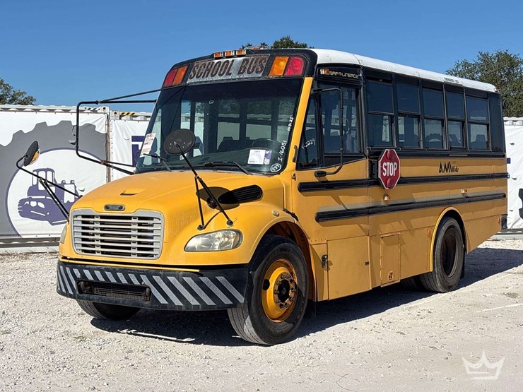 2008-freightliner-b2-image-1