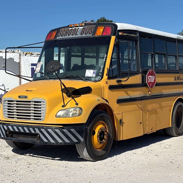 2008 FREIGHTLINER B2