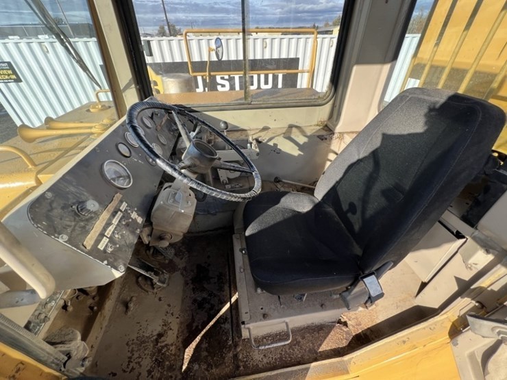 1990-caterpillar-d30d-image-19