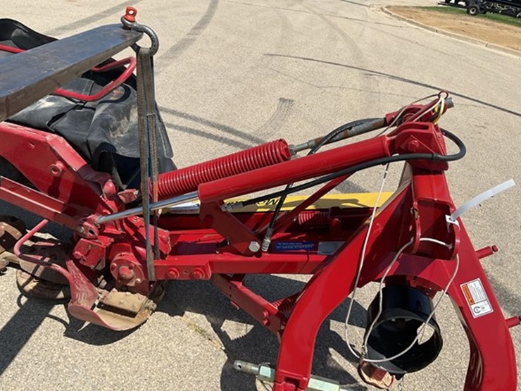 2014-new-holland-h6750-image-8