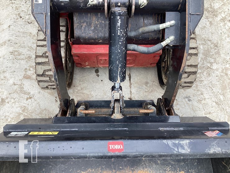 2010-toro-dingo-tx420-image-10