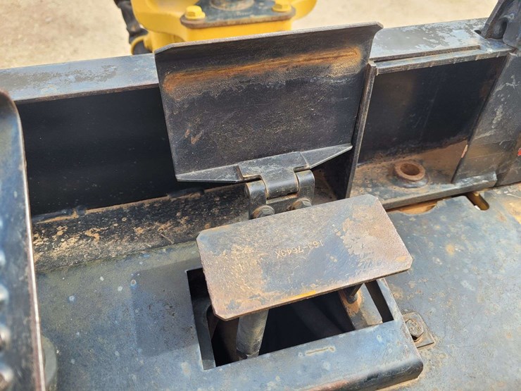 2001-caterpillar-303.5-image-16