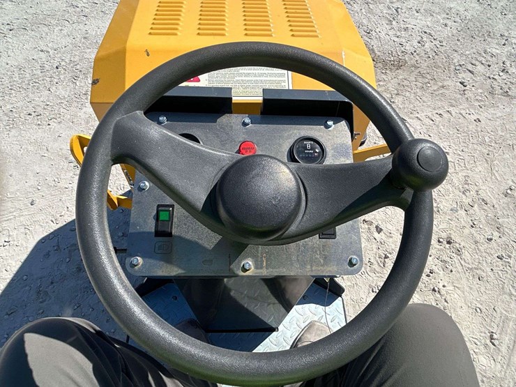 groundhog-rh14g-vibratory-articulated-tandem-smooth-drum-roller-image-12