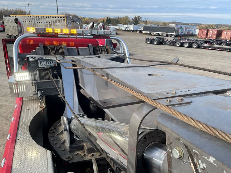 #3822-•-2019-peterbilt-heavy-rotator-truck-(has-mn-title-in-delay,-may-take-6-8-weeks)-image-12