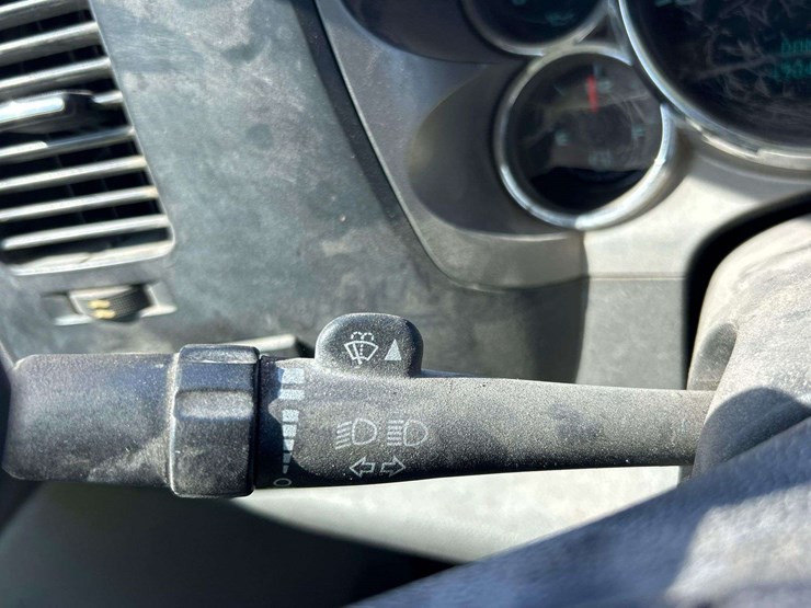 2014-chevrolet-silverado-3500-image-15