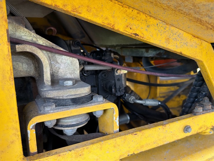 #1401-•-coyote-c14-4-compact-wheel-loader-image-19