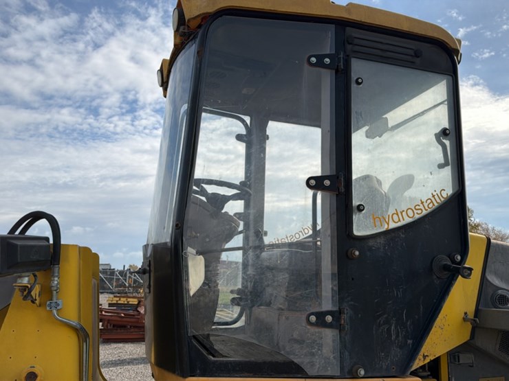 #1401-•-coyote-c14-4-compact-wheel-loader-image-9