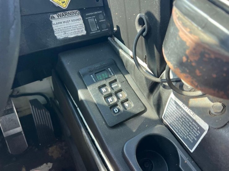 2014-mack-leu613-image-38