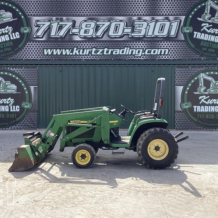 1999 JOHN DEERE 4200