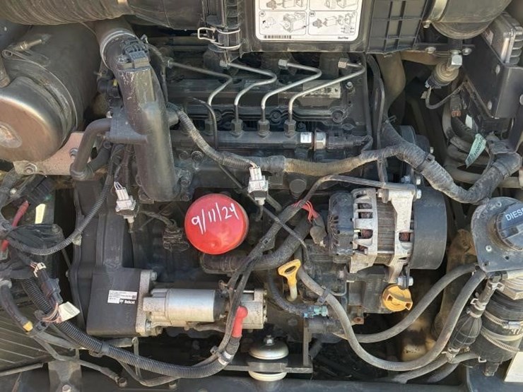 2019-bobcat-s570-image-13