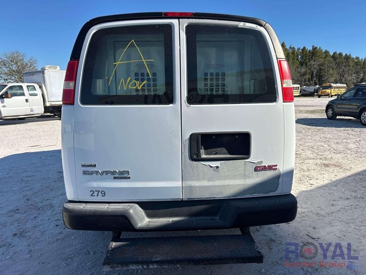 2012-gmc-3500-image-25